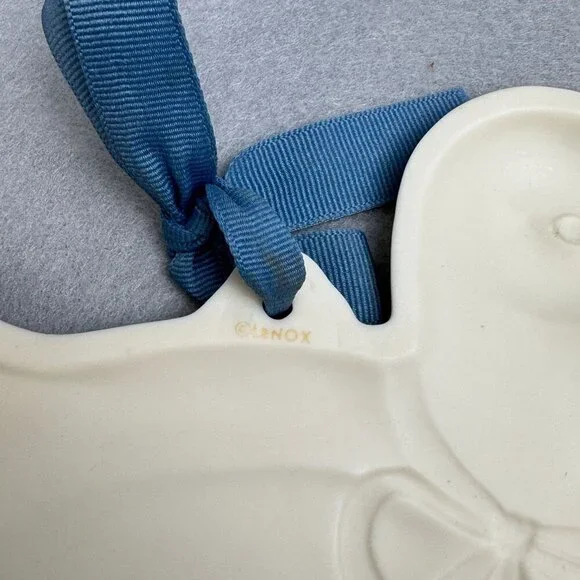 Lenox Duck Poppies design from the Blue Barnyard Collection - Picture 4 of 6